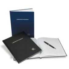 Notes laboratoryjny, niebieski, numer. strony, pap
